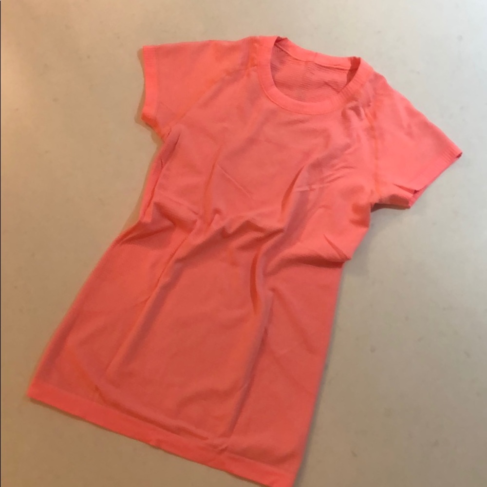 Lululemon Swiftly Tech Short Sleeve Crew Size 6